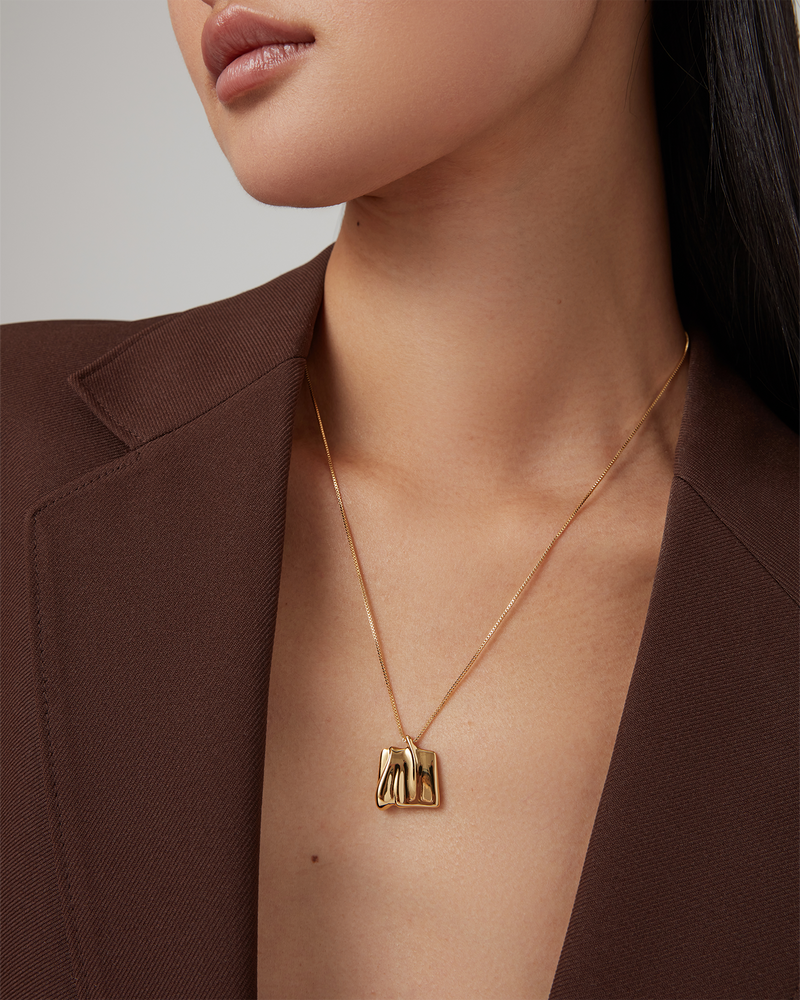 Sundra Pendant Necklace High Polish Gold