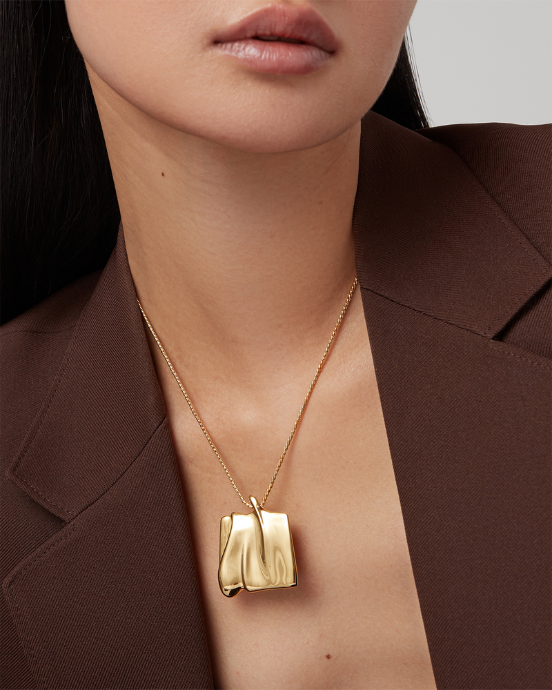 Sundra Pendant Necklace Large High Polish Gold