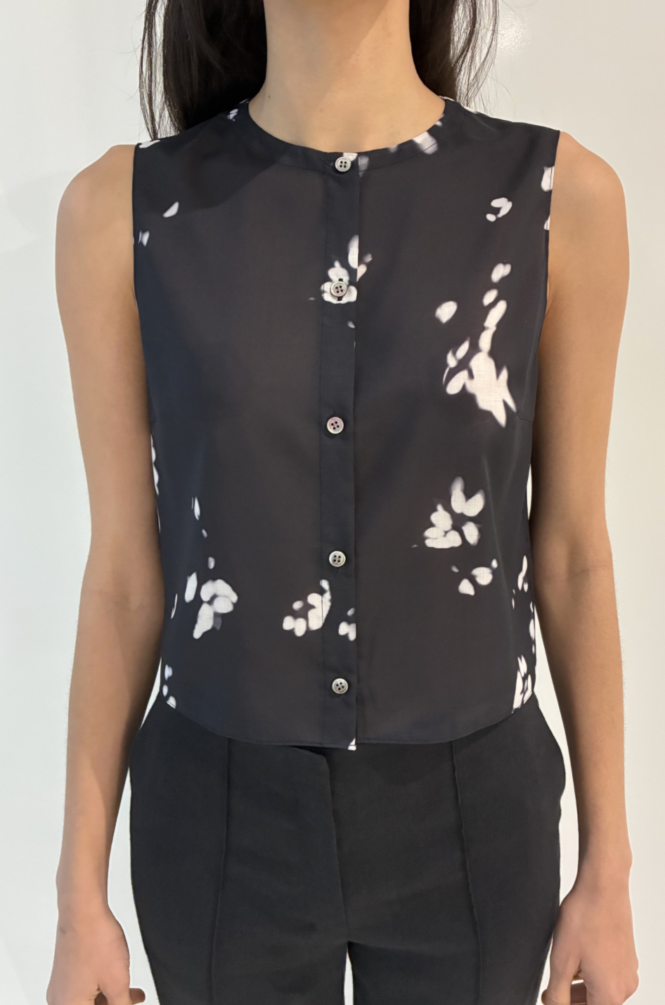 Sleeveless Shell Blouse Shadow