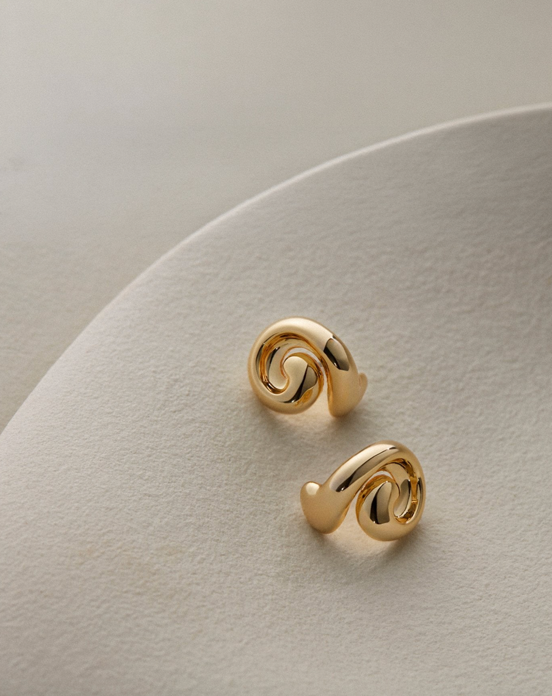 Small Gio Earrings High Polish Gold