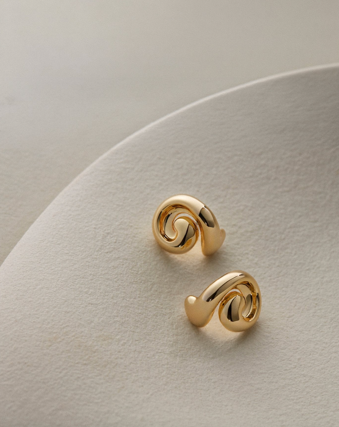 Small Gio Earrings High Polish Gold