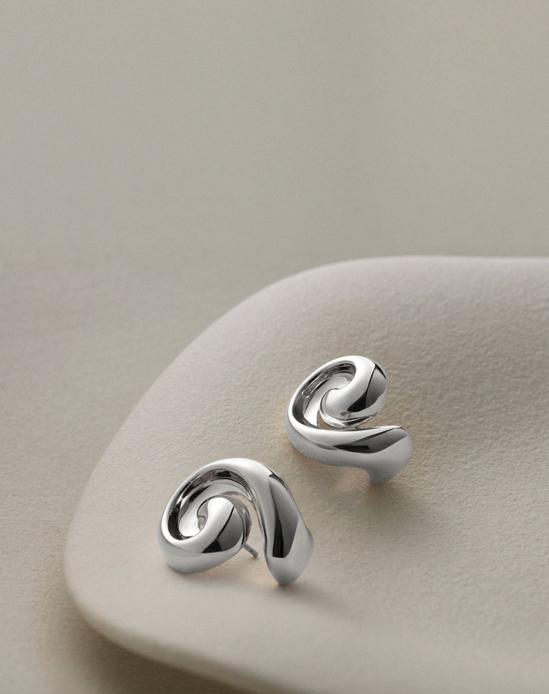 Gio Earrings High Polish Silver