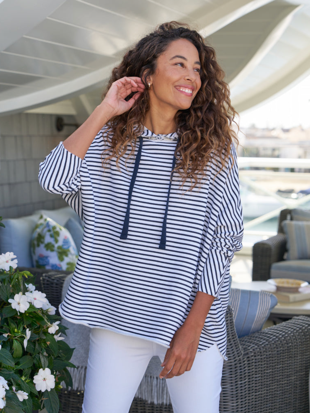 Kane Capelet Hoodie White & British Royal