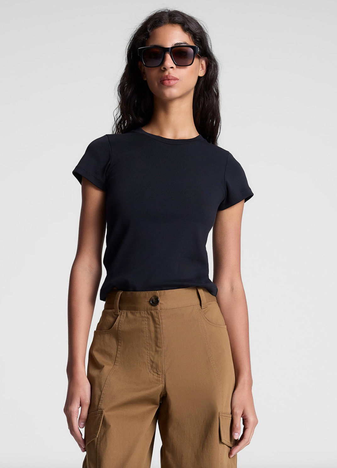 Avery Tee Black