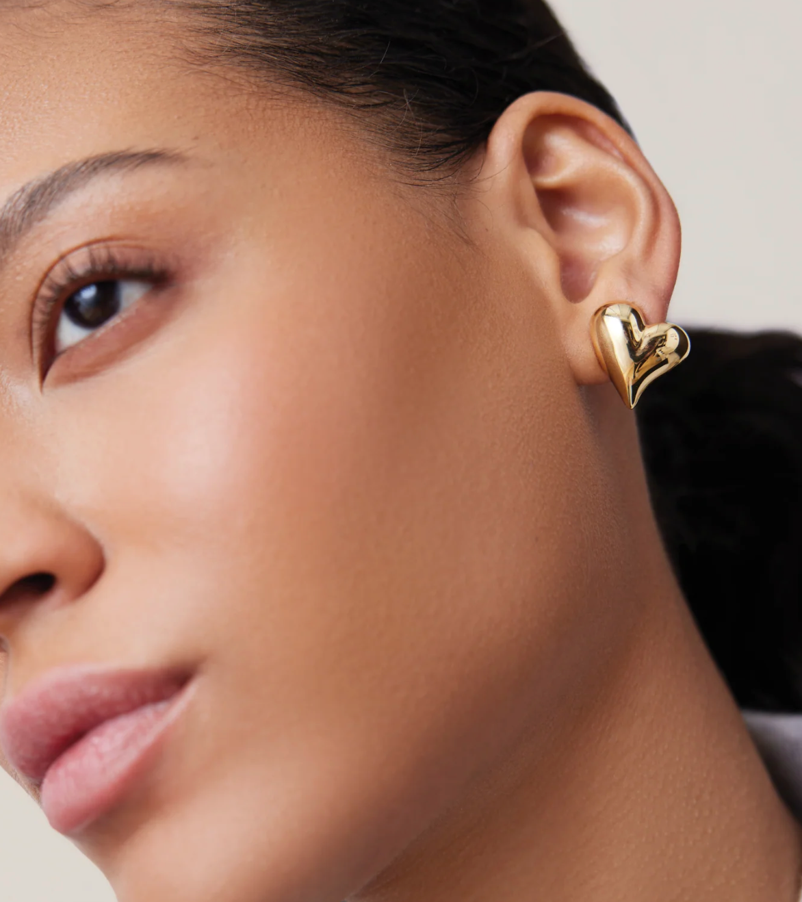 Art Heart Button Earrings Gold