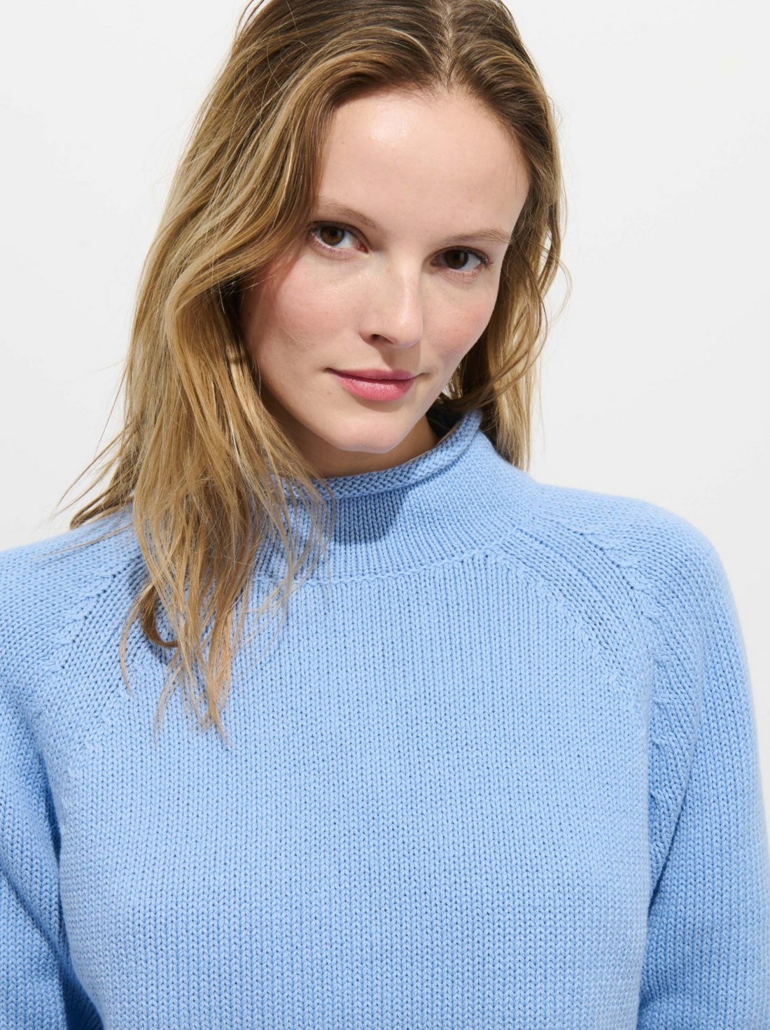 Eastport Rollneck in Cotton Bel Air Blue