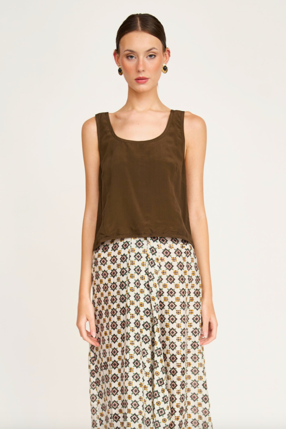Loretta Silk Tank In Chocolate