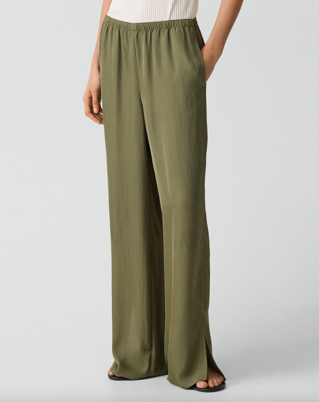 Vented Pull-On Pant in Washed Twill Forest Moss