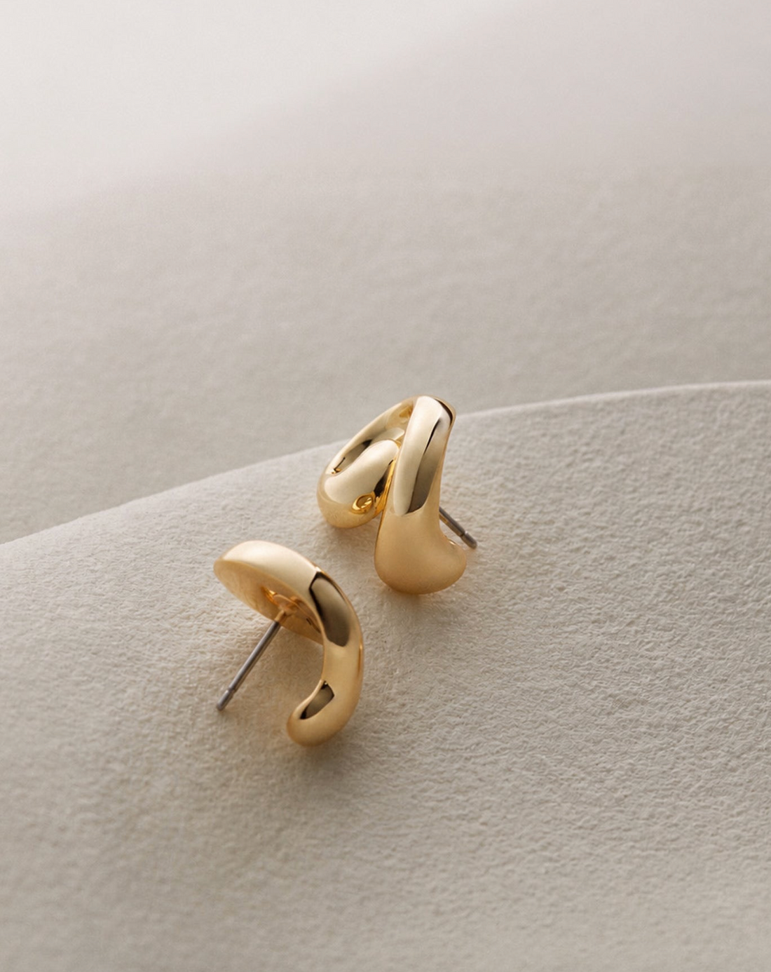 Small Gio Earrings High Polish Gold