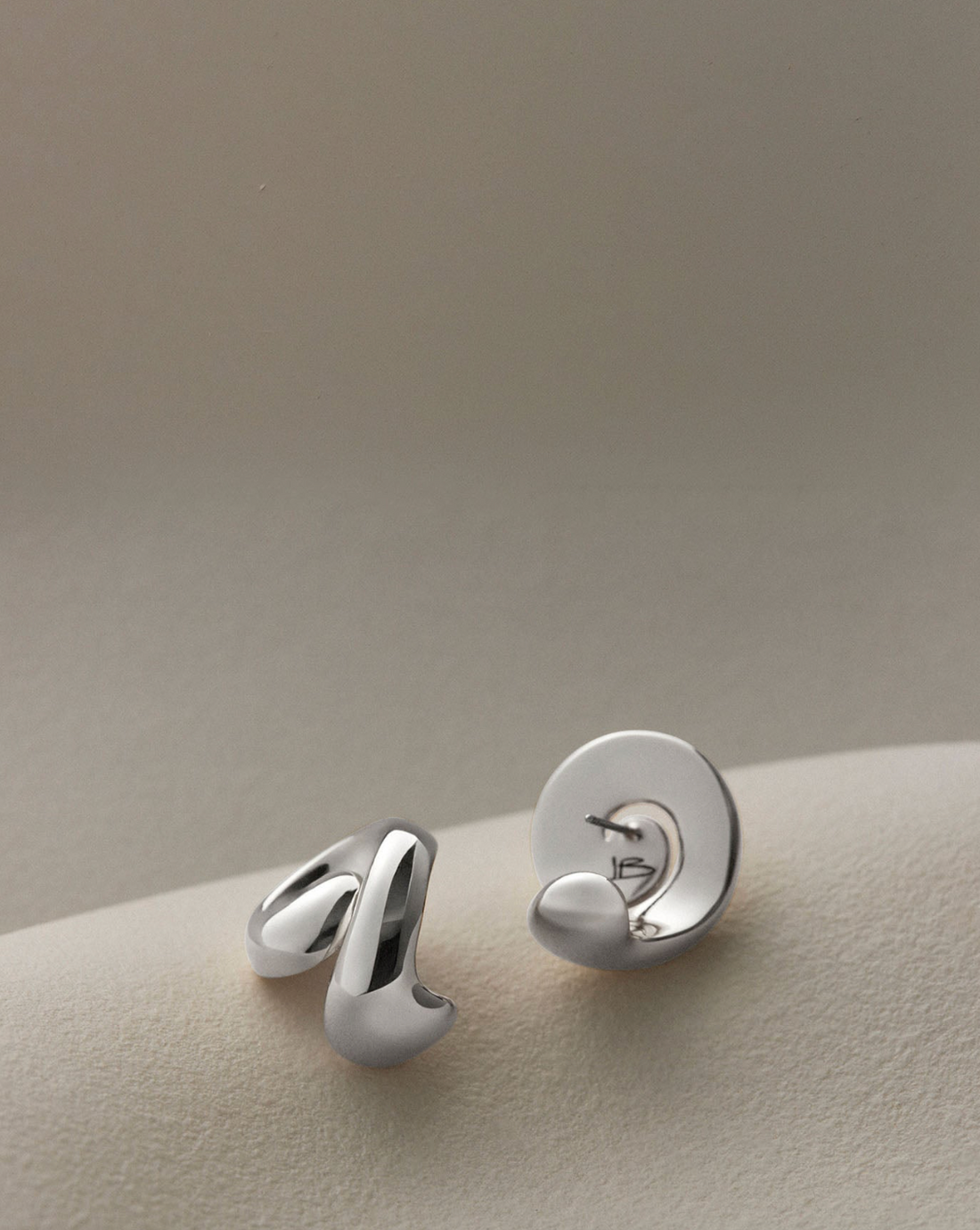 Gio Earrings High Polish Silver